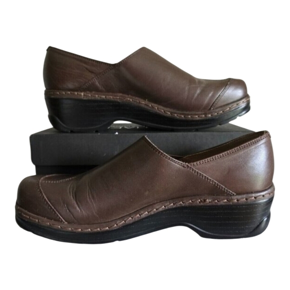 Klogs Shoes - Klogs Clogs Women's Brown Uniform Work Shoes 11 Buckle Slip Resistant Nurse